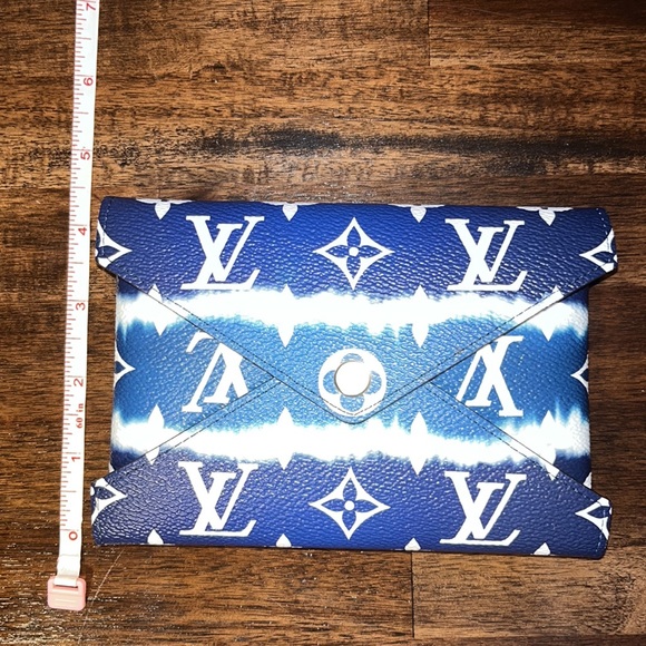 Louis Vuitton Monogram Escale Medium Kirigami Pochette - Picture 7 of 7